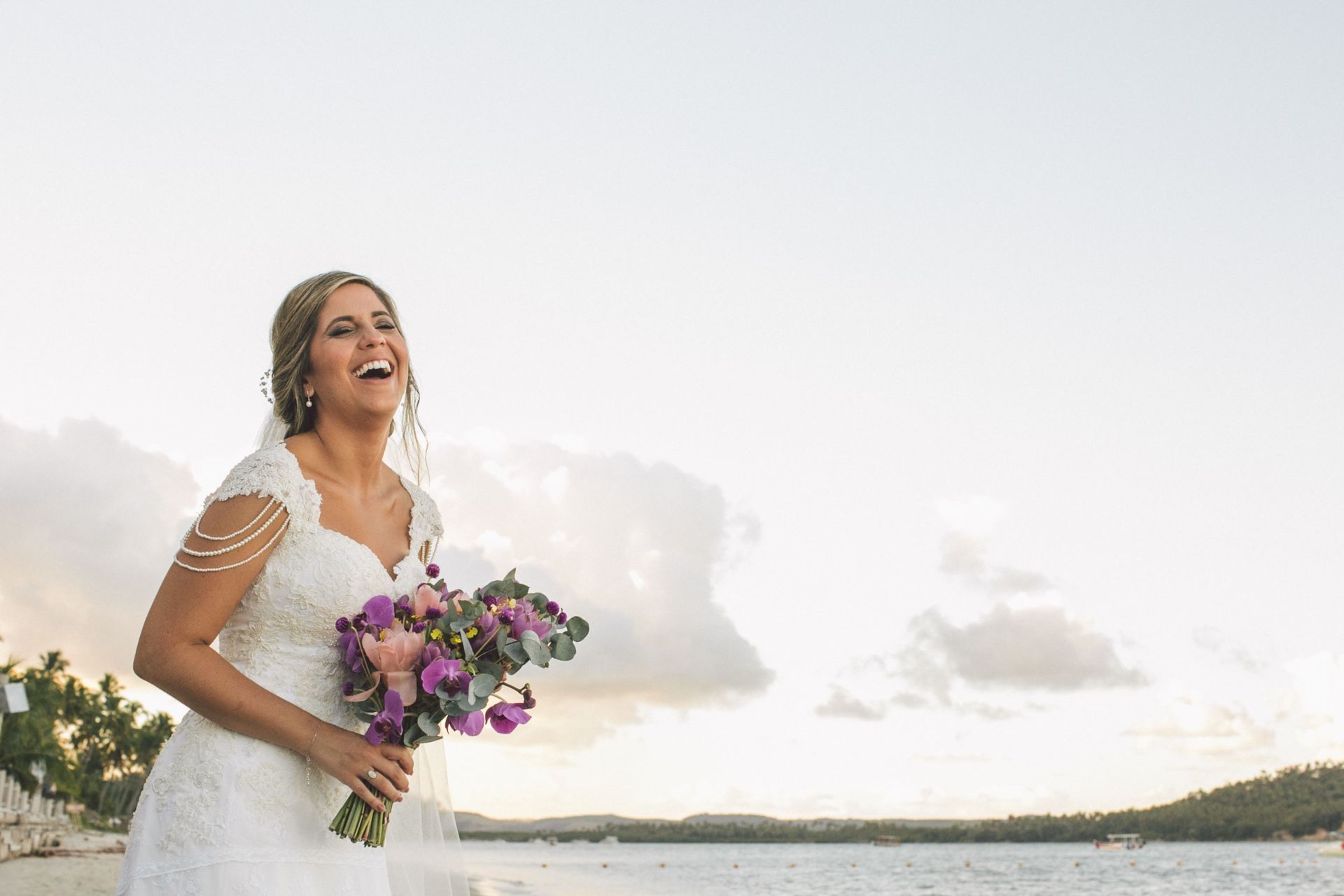 Foto QUAL VESTIDO ADEQUADO PARA UMA NOIVA? - Imagem 12